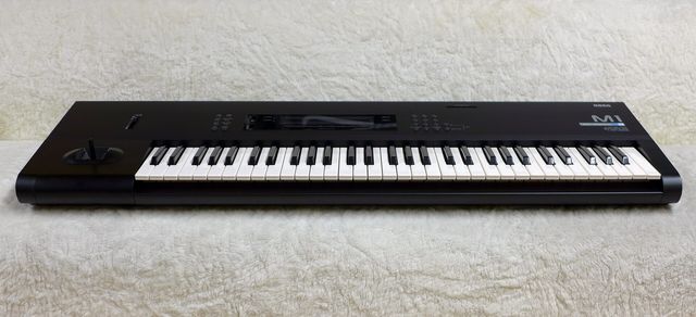 Korg M1 (1988)